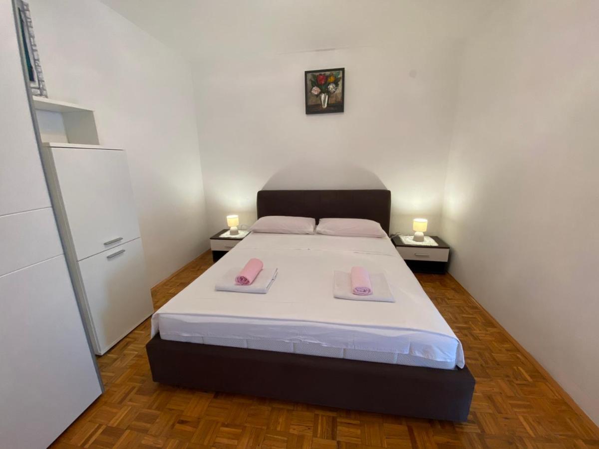 Porat Apartment Starigrad Paklenica Exterior photo